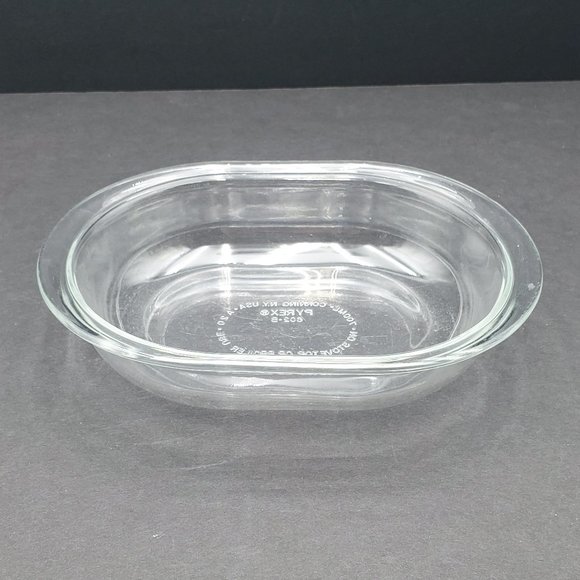 Pyrex Clear Glass Oval Refrigerator Dish w Ribbed Lid 602-B 700 ml 24 oz - Picture 9 of 12